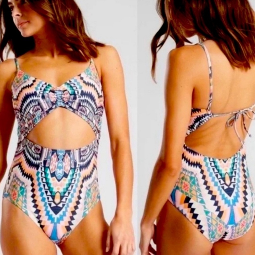 Athleta Desert Geo Printed Cut-Out One Piece Swimsuit Women’s Size Small